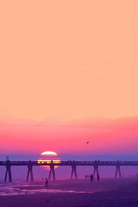 遇见太早，明白太迟。过去了，成长了，失去...