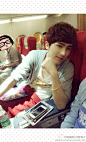#沈肯尼破碎的时光完整版# Fly Away~ 坐飞机忘记带颈圈就是一种罪！一种罪！种罪！罪！