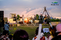 #仰天湖大草原不日落音乐节 日落之前，我们终会相见… - 小红书