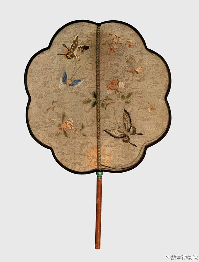 又根据扇面的质地,有"纨扇","罗扇","绢扇"等别称.