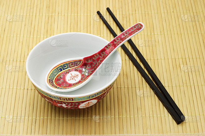 中国传统的碗，勺子和筷子