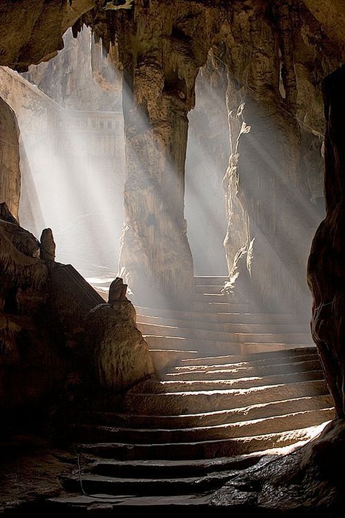Khao Luang Cave Temp...