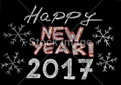 快乐新的一年到 2017 年，手用粉笔写在黑板上，在黑色背景下，老式的概念分离#新年# #春节# #过年# #鸡年# #2017年# #新年素材# #春节素材# #海报# #设计素材# #生肖# #平面设计# #新年海报# #鸡年海报# #2017数字背景# #圣诞节装饰# #公鸡# #卡通插画# #雄鸡# #新年贺卡# #鸡年日历# #2017年日历# #黑背景# #rooster# #金鸡报春# #红包设计#