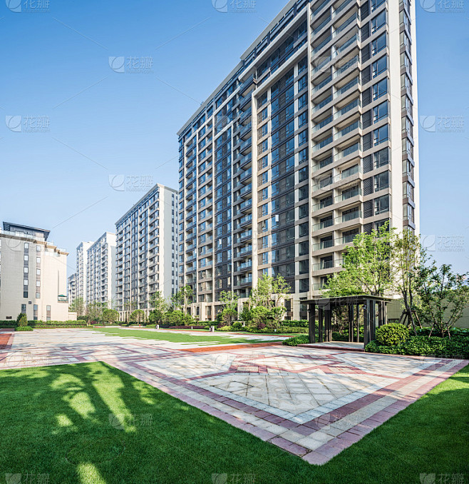 现代高层住宅小区园林中的园林景观与绿化草坪