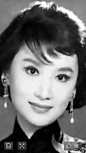 夏梦（1933.2.16-）原名杨濛，在老一辈影迷心中，她是唯一可与赫本相媲美的女演员。金庸说，西施怎样美丽，谁也没见过，我想她应该像夏梦才名不虚传。她也许是小龙女、王语嫣的原型或灵感来源。金庸苦恋她，生平唯一一次创作剧本并亲自执导就为一近芳泽，虽最终未能携手，也留下一段才子佳人的美传。