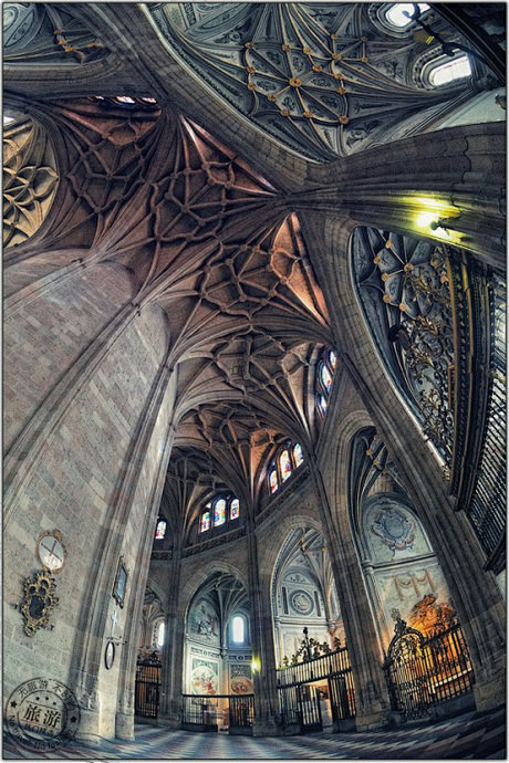 西班牙塞戈维亚大教堂-哥特式建筑