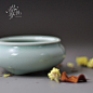 【器世界】#粗陶茶具# 青瓷香炉 茶道 徐玉珊老师作品 艺术品 收藏品 陶瓷 孤品粗陶 纯手工 器世界粗陶茶具全部货品纯手工制作，分孤品和限量版两种等级﹫器世界粗陶茶具器世界 
   粗陶茶具创作随想  我相信万物是有灵的。陶瓷亦是。这种隐藏着的灵，需要用心倾听才能感觉到。 
 “一器一世界，一叶一如来。”
