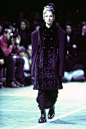 Comme des Garçons Fall 1993 Ready-to-Wear Fashion Show : See the complete Comme des Garçons Fall 1993 Ready-to-Wear collection.