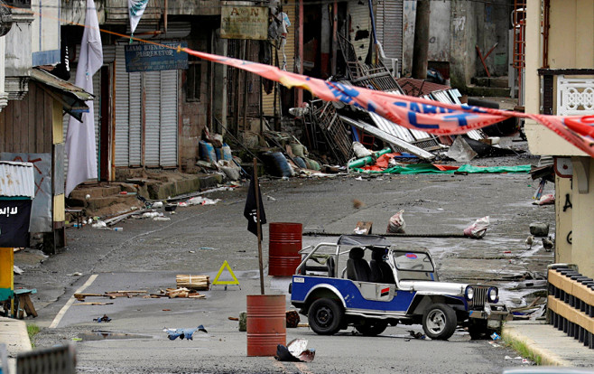 Philippine Troops Fi...