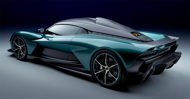 Aston-Martin-Valhall...