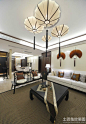 新中式风格--漂亮的灯和沙发背景墙饰品
