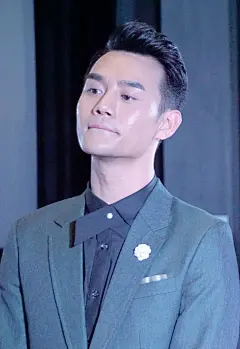 @王凯kkw 大写的九宫格可爱表情包[哈哈][哈... 来自从明天起做个幸福的大调调 - 微博