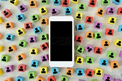 智能手机和彩色积木与人类象形文字