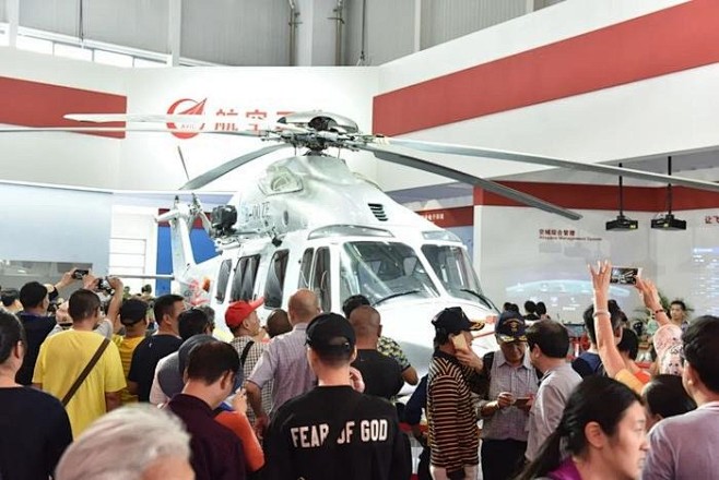 Z15(AC352)型“吉祥鸟”直升机领...