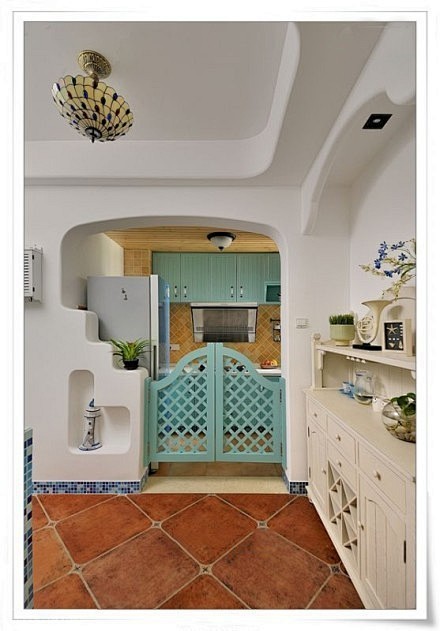地中海风格的厨房门，喜欢这样的蓝白调
