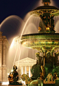 Place de la Concorde fountain at night