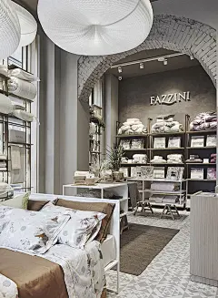 Fazzini-Store-by-Hangar-Design-Group-Milan-Italy
西野设计培训官方微博地址：http://weibo.com/HEREdesigntraining  
#时尚大牌# #体验店设计# #室内设计#居家体验店# #设计# #商场设计# #田园风# #简约大气# #室内装饰#