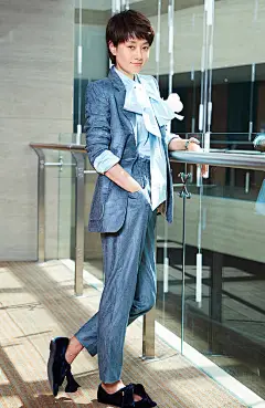 马伊琍：不念过去，不畏将来，直面自己的人生_报尚名来_海报时尚网