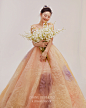 张杰修图培训机构的婚纱摄影作品《室内彩纱》