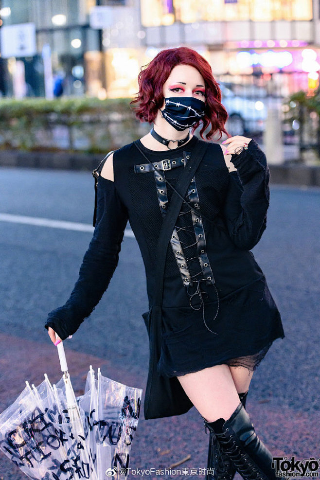 原宿街拍allblacktokyostreetstylewbarbwirefacemaskdrughoney