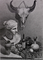 静物素描作品，石膏，酒瓶、羊头骨等静物组合