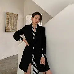 飒纳黑色西装外套女春装2021新款收腰显瘦小众设计感假两件小西服-淘宝网