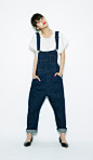 Boyish denim overalls combined with a blouse and a pair of pumps, this coordination gives a feminine image.Voile Lace Blouse ¥5,300+tax / No408588  Denim Work Overalls ¥16,300+tax / No406386  Pointed Toe Pumps ¥5,900+tax / No406312  