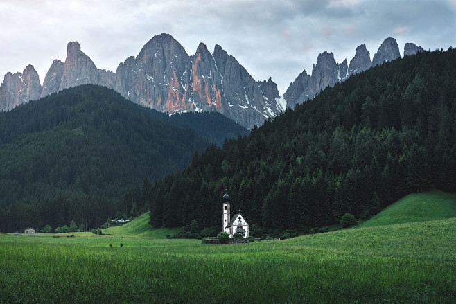 Mountain Huts and Ch...