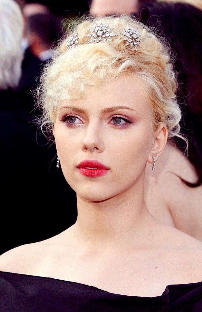 #Scarlett Johansson#...