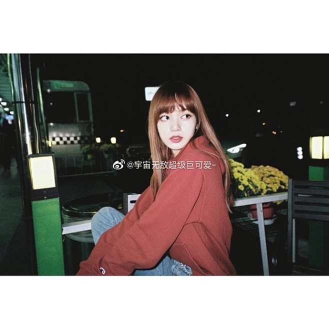 LISA超话#壁纸# 绕过江河错落才发...