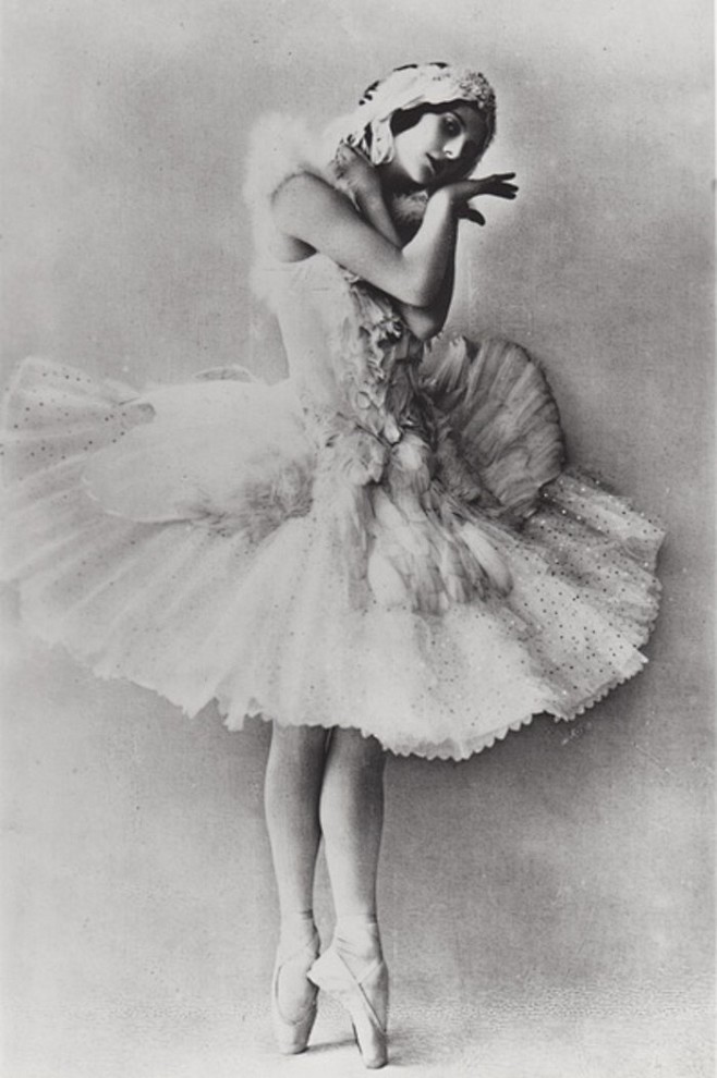 安娜巴甫洛娃1881年1931年她被广泛认为是最著名且最受欢迎的古典芭蕾
