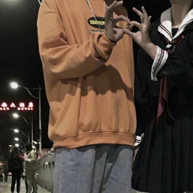 踏月而来 这繁星便是赠礼。
-花瓣ID许...