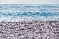 明亮的地中海和海浪。阳光明媚的一天。夏季和休息。夏天很有趣的概念。漂亮的壁纸