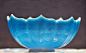 【甘肃省博物馆藏· 元代玻璃莲花托盏】甘肃省博物馆18件国宝级文物之一，盏为七瓣莲花形，造型优美，色彩艳丽，工艺精湛，是迄今出土最完整的一套元代玻璃托盏。超级漂亮的蓝色和造型！ ​​​​