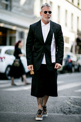 尼克·伍斯特 (Nick Wooster...