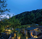 重庆仙女山归原小镇 Guiyuan Village of Fairy Hill / WISTO纬图设计机构 : 纬图设计机构：项目依托场地村落的百年历史积淀，以“活化乡村，留住乡愁”为目标，从民宿、文创、生态农业等六个层面进行了资源梳理和规划。景观设计基于人、地、景三个角度，力求激发三者的共赢共鸣，并构成更多的空间可能性。设计通过因地制宜的空间布局...