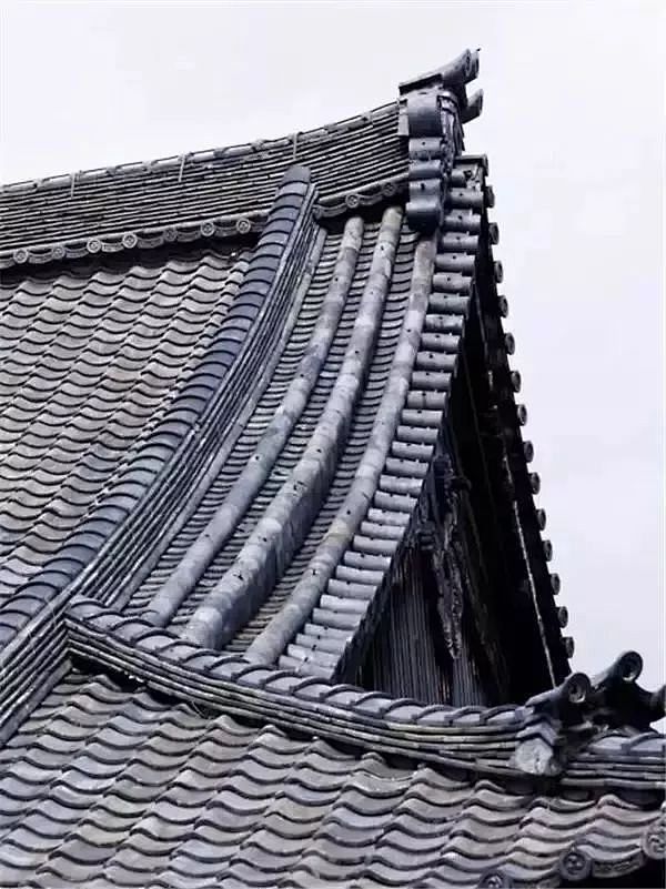 青瓦 · 中式之美_瓦片 : 瓦片是屋顶...