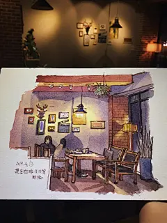 去年年底开始尝试室内写生，到现在陆陆续续打卡南宁的一些书店，咖啡厅和文创店，有些小角落给人一种很温馨的感觉。
室内写生最重要的是，灯光的表现，空间的塑造，氛围的制造，你们好好感受一下
#南宁爆料#水彩超话#遇见艺术#（via @AKA-辣椒 ） ​​​​