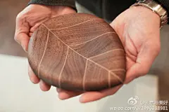 クラフト蒼 的木工多以树叶和鸟儿做素材，树叶显得厚重而讨巧，别感觉小鸟看起来有点笨，它们的尾巴可是会动的哦！&lt;a class=&quot;text-meta meta-link&quot; rel=&quot;nofollow&quot; href=&quot;http://t.cn/zO900UD&quot; title=&quot;http://t.cn/zO900UD&quot; target=&quot;_blank&quot;&gt;&lt;span class=&quot;invisib