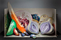 在爱马仕（HERMES）的每一扇橱窗中，都能看到英国艺术家和设计师bethan laura wood创作的系列手绘作品。这些受到henri rousseau作品风格影响的静物画，让平面的果实产生了圆润丰满的立体效果。通过把爱马仕的产品表现为各种水果和蔬菜的种子和果核，在表达“劳作之果”这一主题概念的同时，体现了爱马仕优雅的品质工艺与设计中的匠心独用。