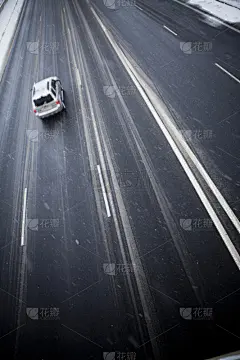 大风雪,公路,轮胎印,垂直画幅,暴风雨,透过窗户往外看,雪,无人,缓慢的,情绪压力