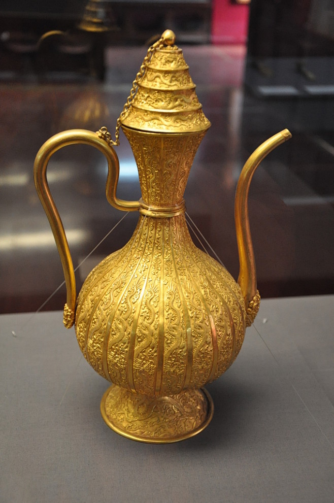 清金錾云龙纹执壶