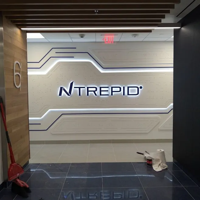 Backlit Feature Wall | Elevator Lobby Wall Feature | Illuminated Office ...