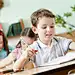 课堂上认真学习的小学生摄影高清图片