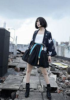 kElIHLRj采集到服装