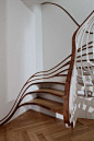 “扭曲变形”的楼梯