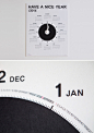 设计工作室 Cool Enough 设计的这款年历叫做Have a nice year，拥有传统月历的设计，也有像时钟一样的转轴设计，365天被当作一个大时钟一样，可爱又特别。