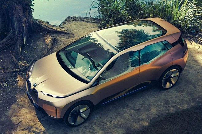 bmw_vision_inext_201...