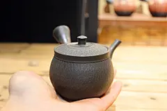 日本常滑烧急须 玉光梅原广隆 柴烧火窑变黑泥跳刀小横手侧把急须-淘宝网