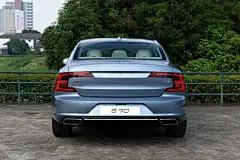 售36万的国产“豪车”，口碑比奥迪宝马好，一键启动玩一年都不嫌腻